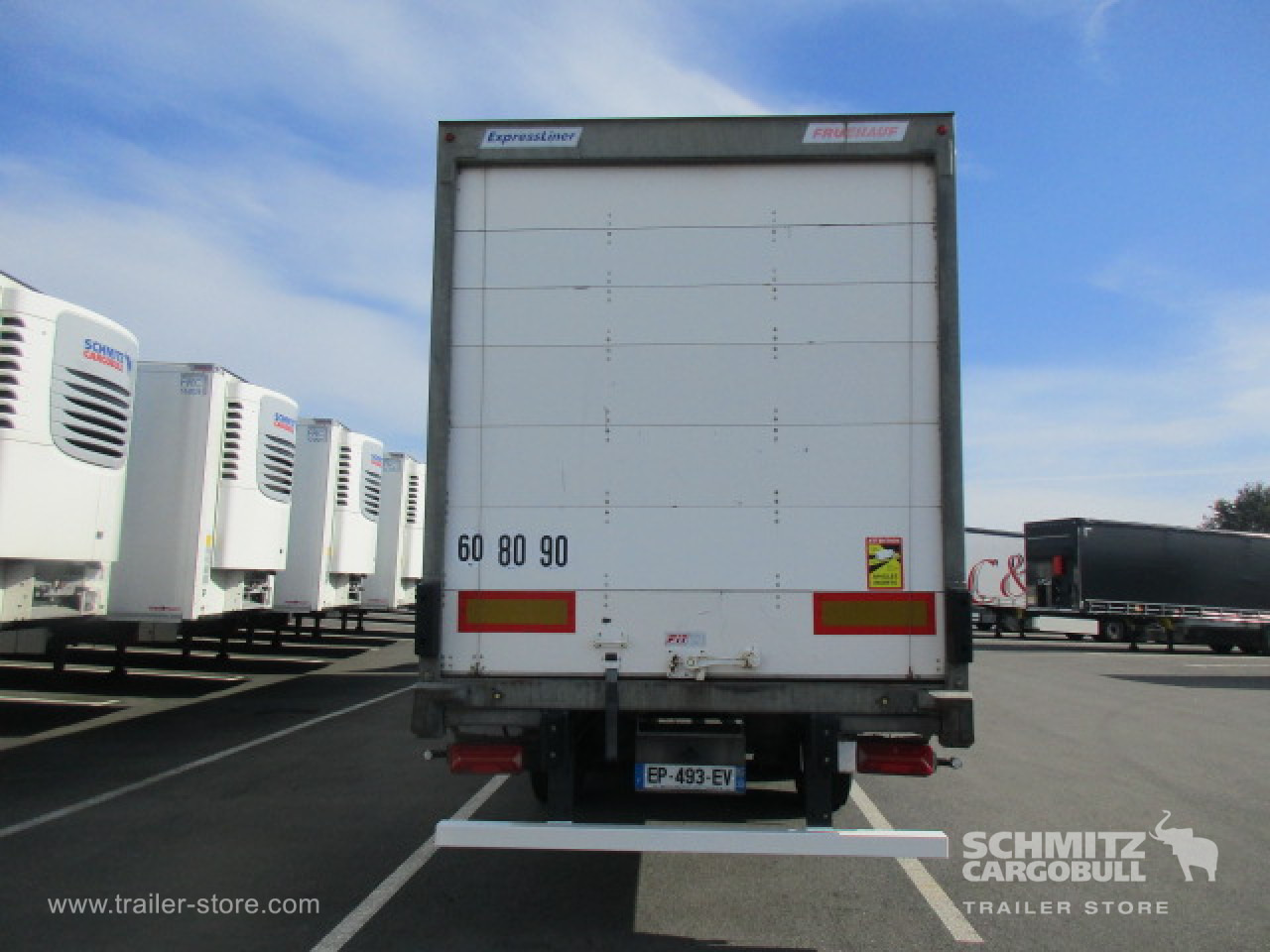 FRUEHAUF Dryfreight Standard Roller shutter door - Closed box semi-trailer: picture 2 FRUEHAUF Dryfreight Standard Roller shutter door - Closed box semi-trailer: picture 2