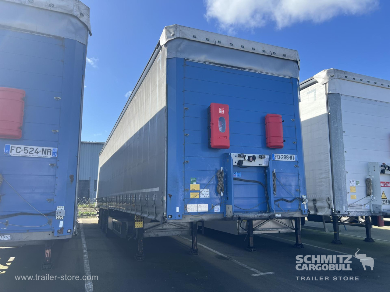 SCHMITZ Curtainsider Standard Taillift - Curtainsider semi-trailer: picture 1 SCHMITZ Curtainsider Standard Taillift - Curtainsider semi-trailer: picture 1
