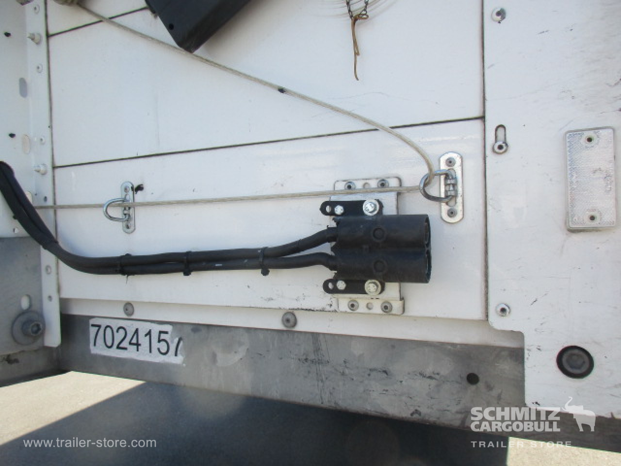 SCHMITZ Curtainsider Standard Taillift - Curtainsider semi-trailer: picture 4 SCHMITZ Curtainsider Standard Taillift - Curtainsider semi-trailer: picture 4