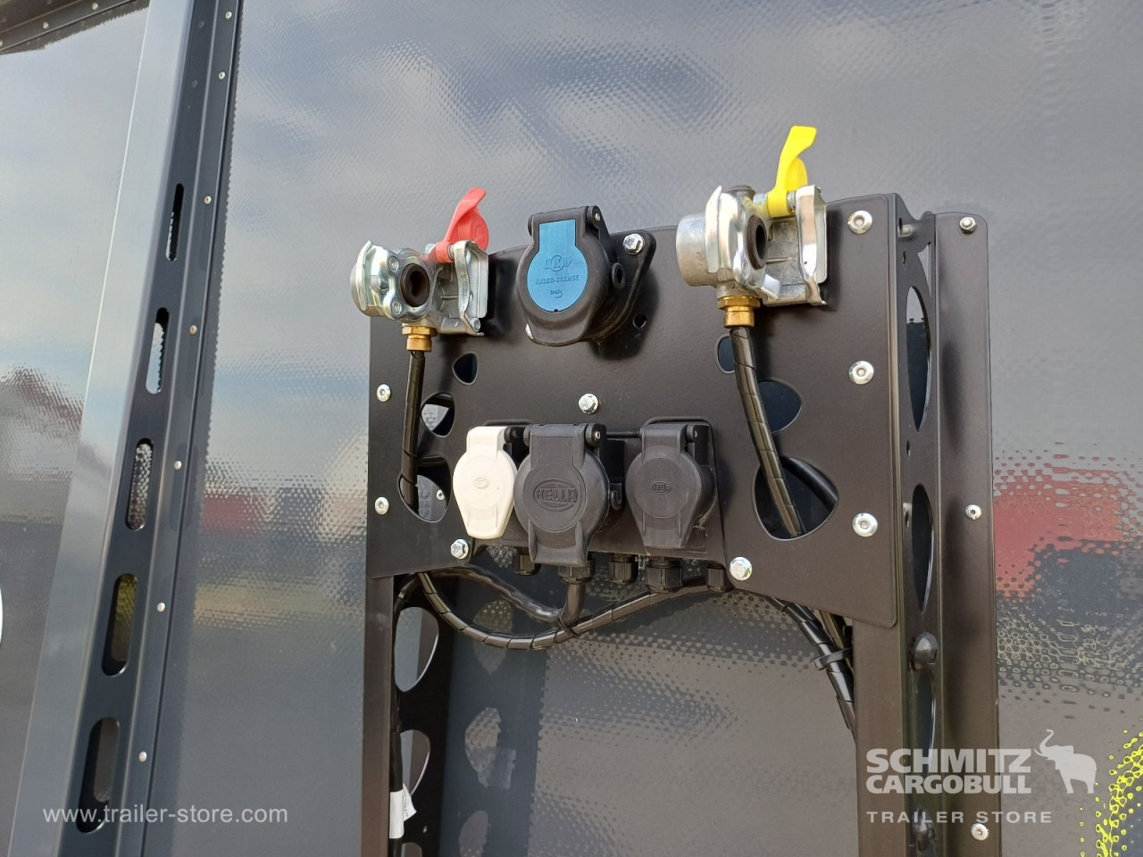 BERGER Auflieger Curtainsider Standard - Curtainsider semi-trailer: picture 2 BERGER Auflieger Curtainsider Standard - Curtainsider semi-trailer: picture 2
