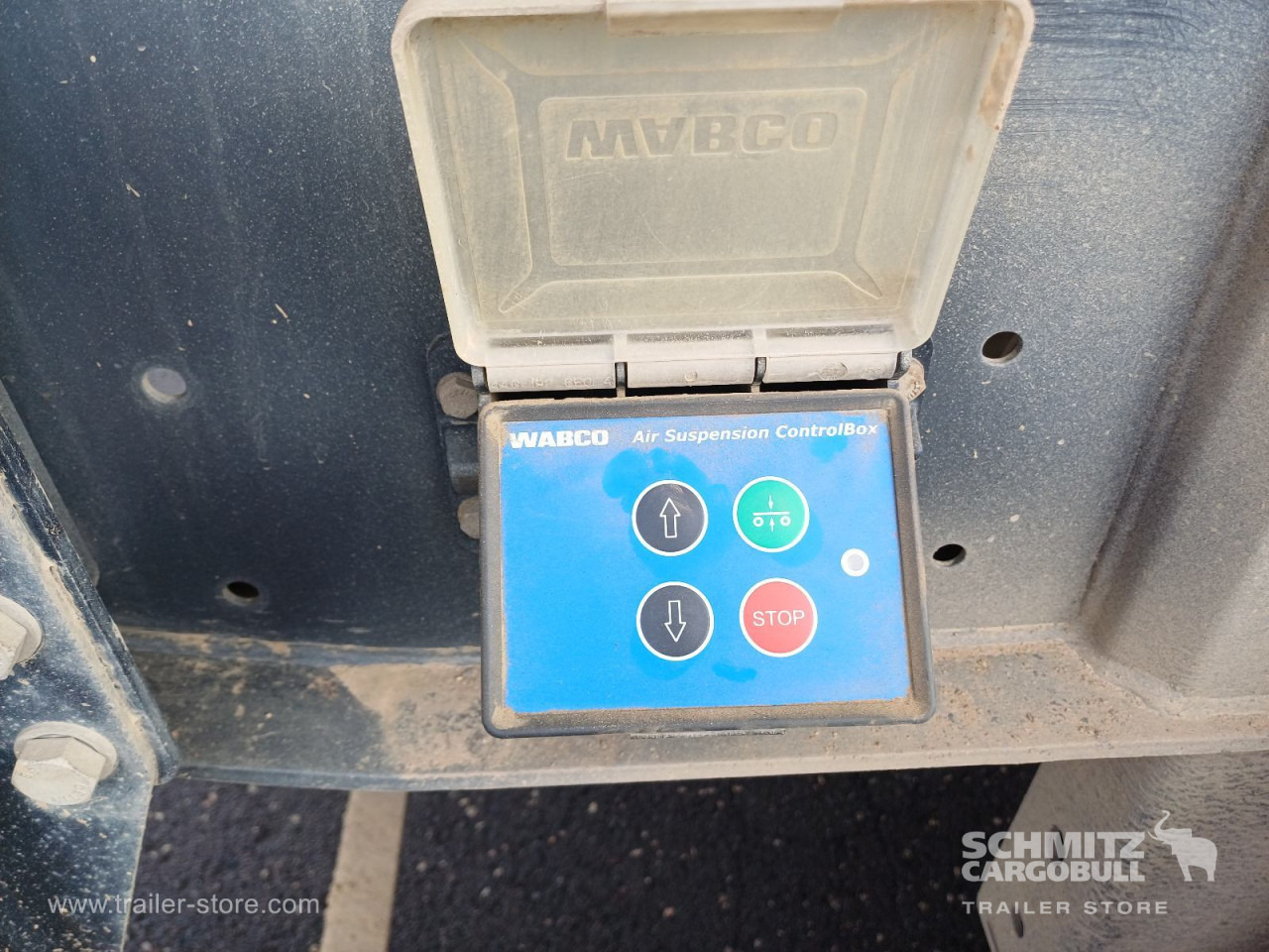 LANGENDORF Auflieger Kipper Stahlrundmulde 24m³ - Tipper semi-trailer: picture 4 LANGENDORF Auflieger Kipper Stahlrundmulde 24m³ - Tipper semi-trailer: picture 4