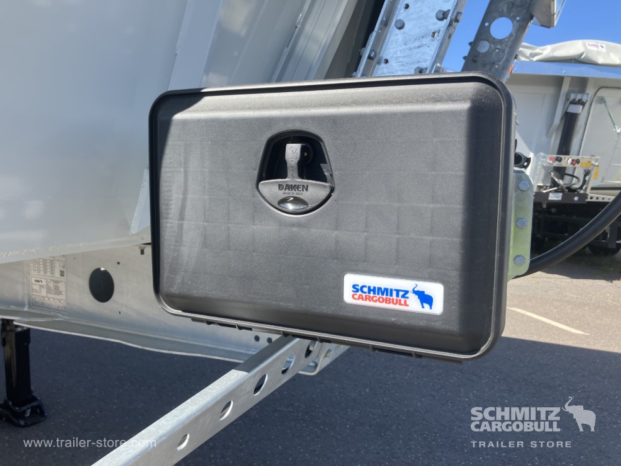 SCHMITZ Auflieger Kipper Alukastenmulde 52m³ - Tipper semi-trailer: picture 3 SCHMITZ Auflieger Kipper Alukastenmulde 52m³ - Tipper semi-trailer: picture 3