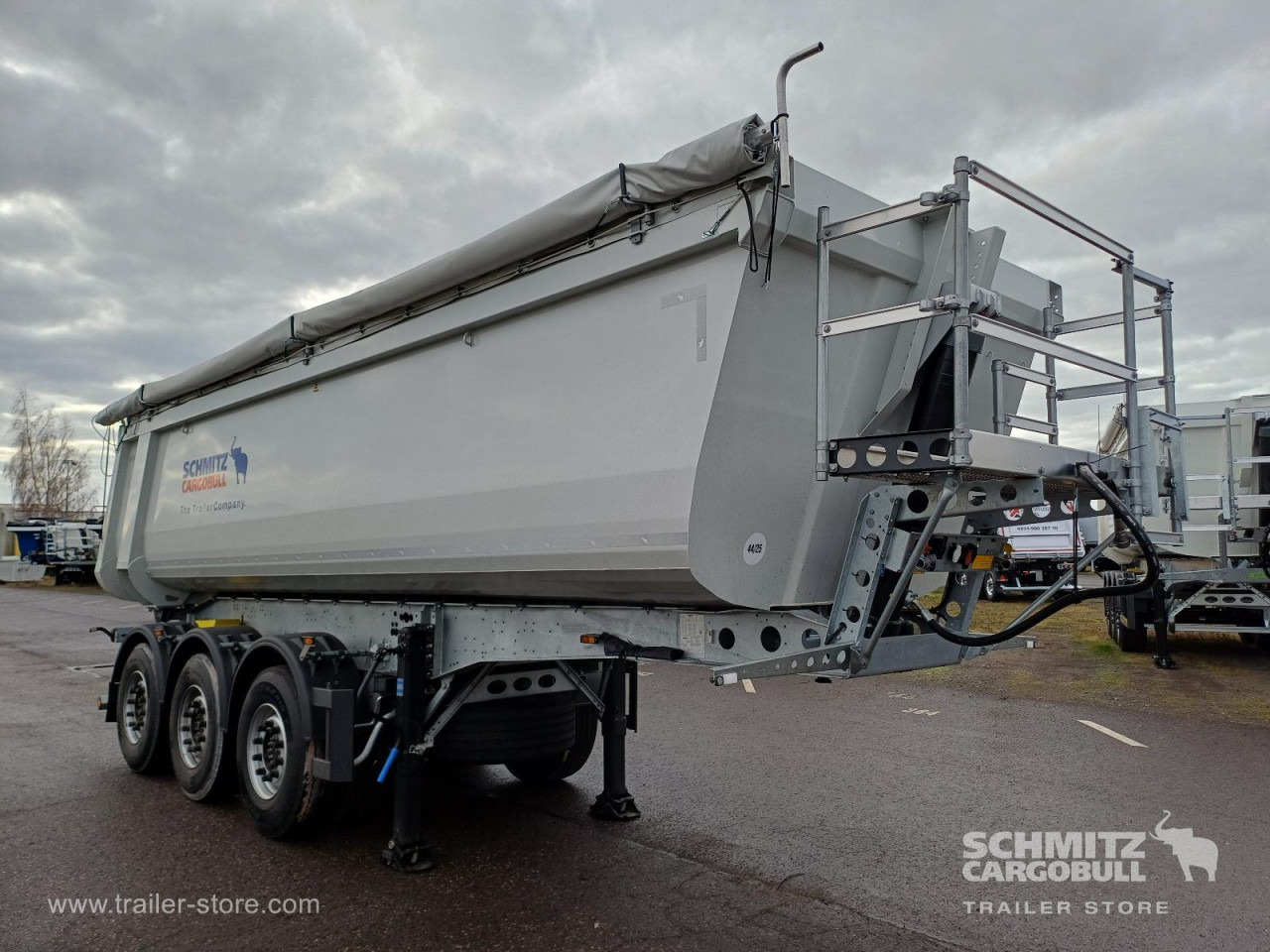 SCHMITZ Auflieger Kipper Stahlrundmulde 27m³ - Tipper semi-trailer: picture 1 SCHMITZ Auflieger Kipper Stahlrundmulde 27m³ - Tipper semi-trailer: picture 1