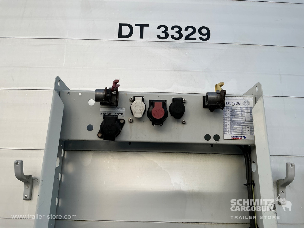 SCHMITZ Curtainsider Standard , Folding wall right - Curtainsider semi-trailer: picture 4 SCHMITZ Curtainsider Standard , Folding wall right - Curtainsider semi-trailer: picture 4