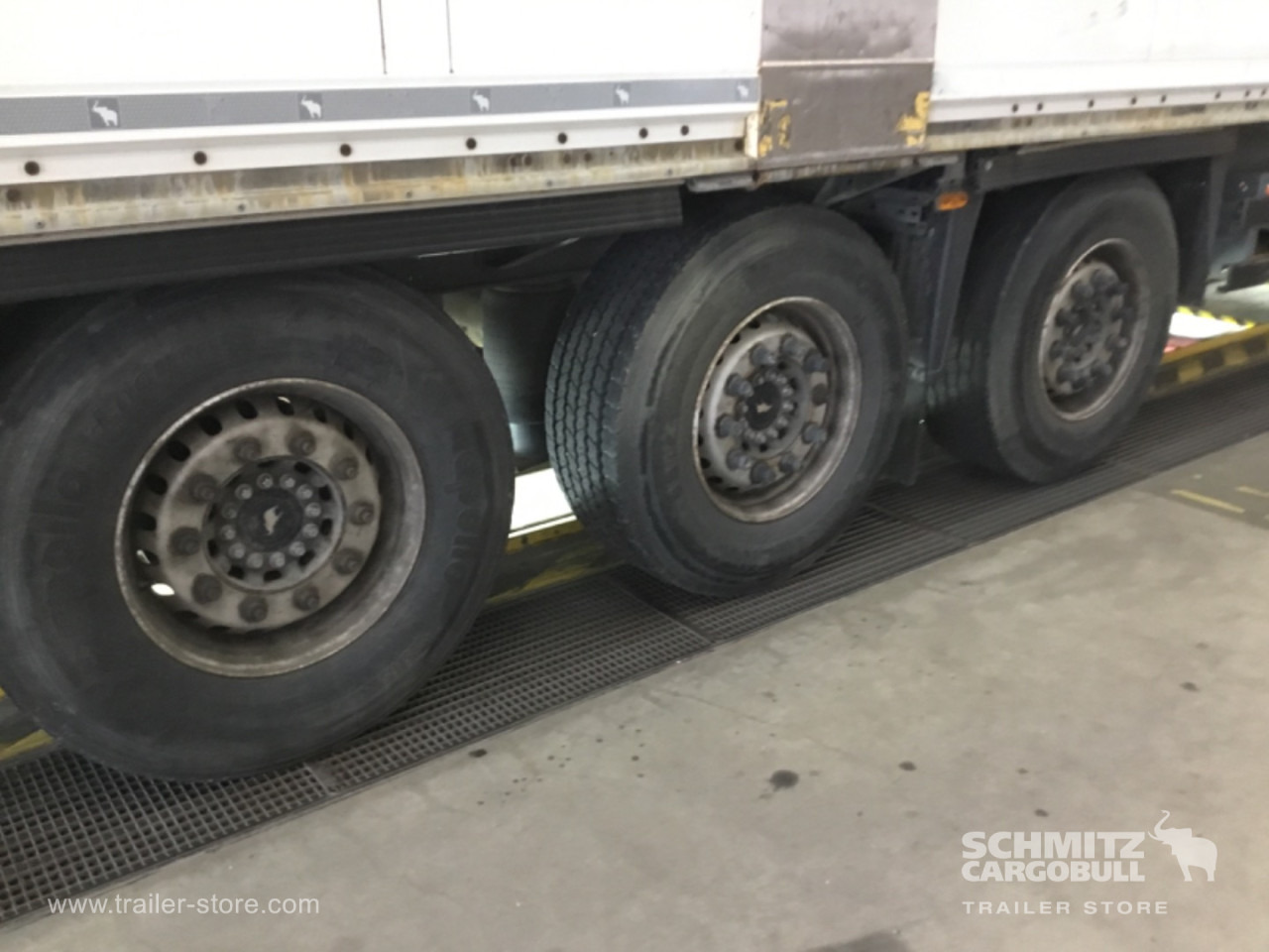 SCHMITZ Dryfreight Standard - Closed box semi-trailer: picture 2 SCHMITZ Dryfreight Standard - Closed box semi-trailer: picture 2