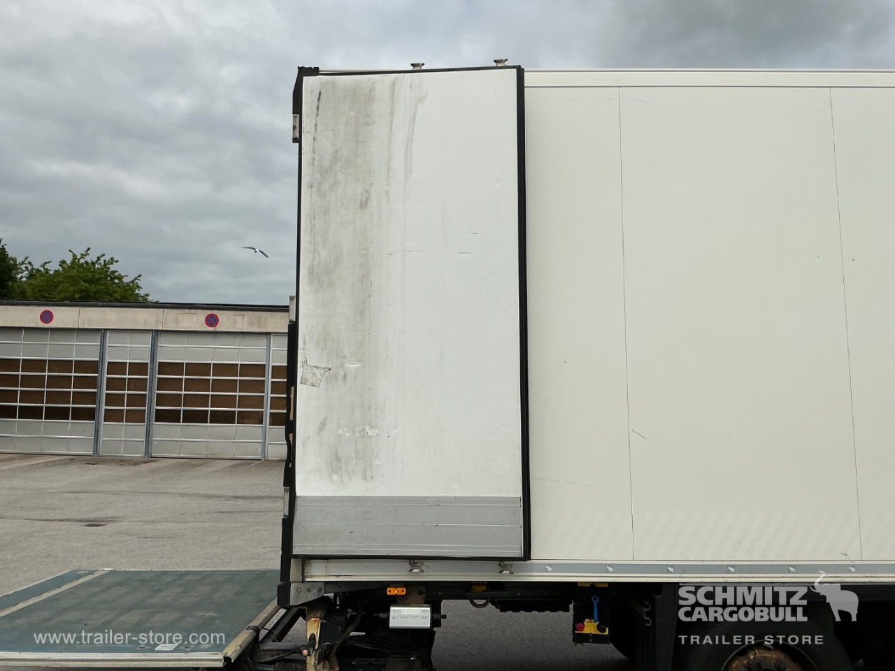Isothermal semi-trailer SCHMITZ Reefer Multitemp Double deck Taillift: picture 13