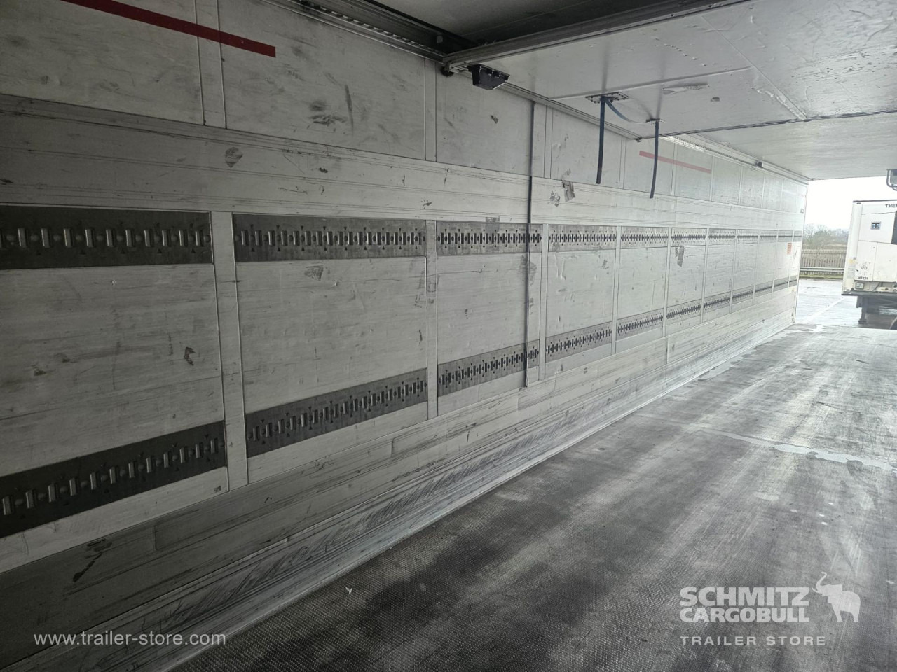 SCHMITZ Reefer Multitemp - Isothermal semi-trailer: picture 3 SCHMITZ Reefer Multitemp - Isothermal semi-trailer: picture 3