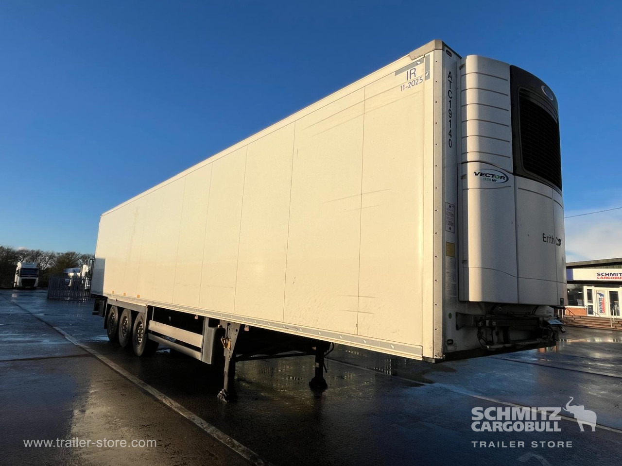 SCHMITZ Reefer Multitemp - Isothermal semi-trailer: picture 1 SCHMITZ Reefer Multitemp - Isothermal semi-trailer: picture 1