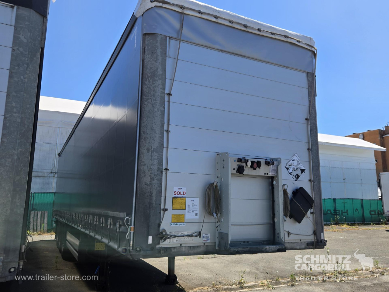 SCHMITZ Curtainsider Standard - Curtainsider semi-trailer: picture 3 SCHMITZ Curtainsider Standard - Curtainsider semi-trailer: picture 3