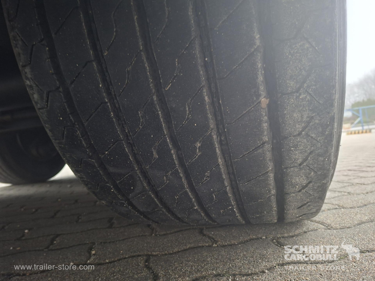 SCHMITZ Curtainsider Mega - Curtainsider semi-trailer: picture 2 SCHMITZ Curtainsider Mega - Curtainsider semi-trailer: picture 2