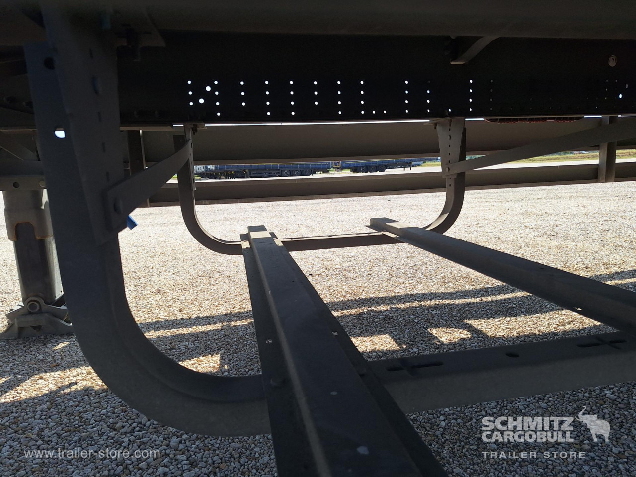 SCHMITZ Curtainsider Standard - Curtainsider semi-trailer: picture 3 SCHMITZ Curtainsider Standard - Curtainsider semi-trailer: picture 3
