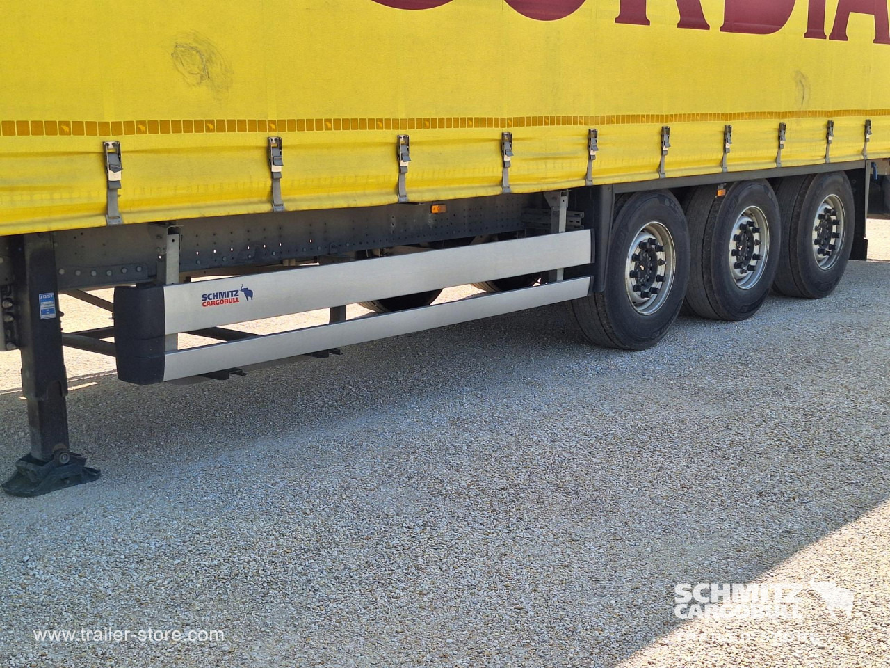 SCHMITZ Curtainsider Standard - Curtainsider semi-trailer: picture 4 SCHMITZ Curtainsider Standard - Curtainsider semi-trailer: picture 4