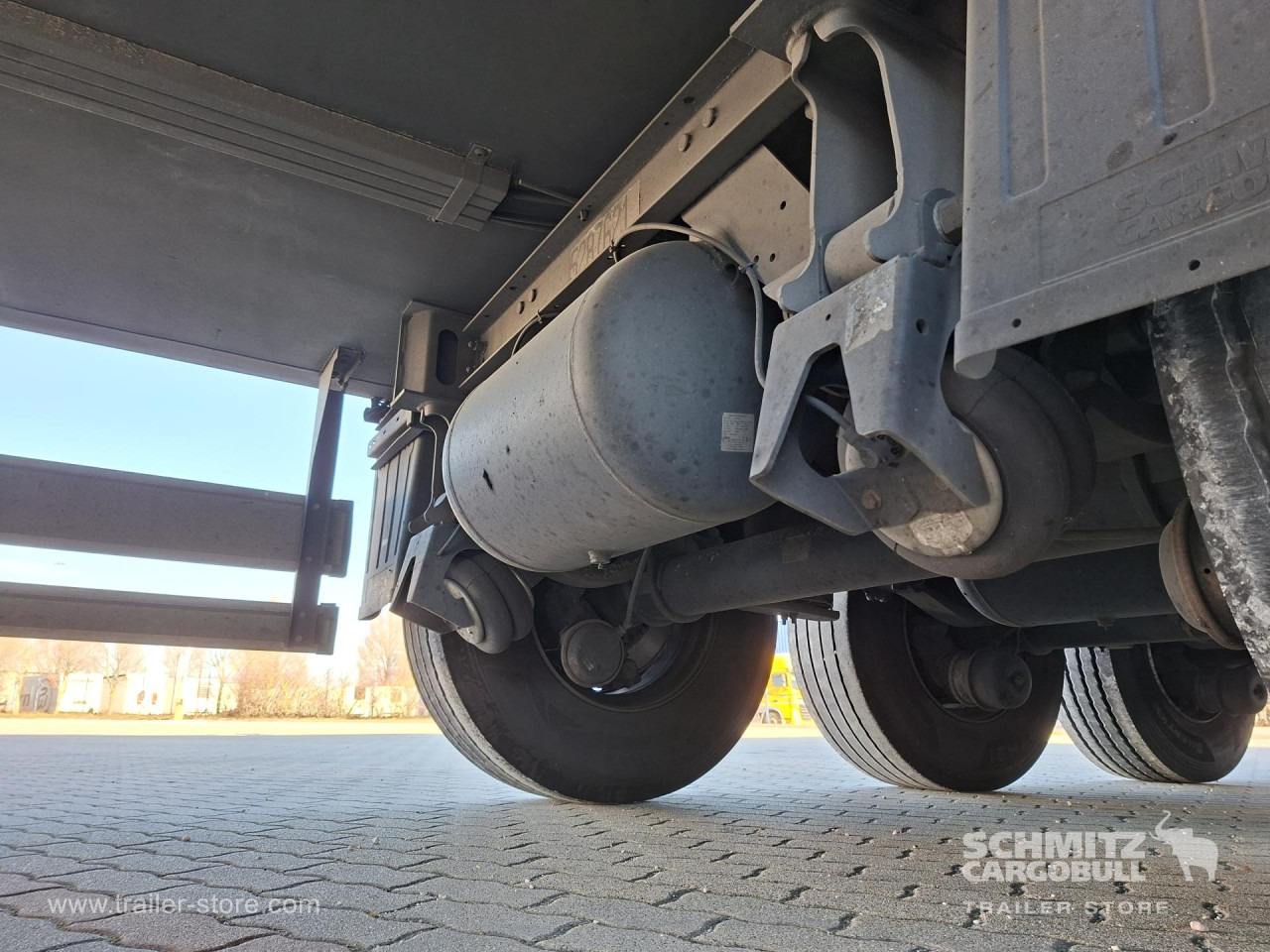 SCHMITZ Reefer Multitemp - Isothermal semi-trailer: picture 4 SCHMITZ Reefer Multitemp - Isothermal semi-trailer: picture 4