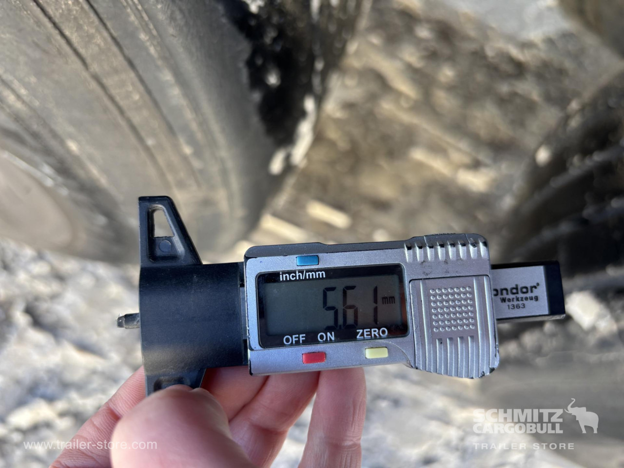 SCHMITZ Curtainsider Standard - Curtainsider semi-trailer: picture 4 SCHMITZ Curtainsider Standard - Curtainsider semi-trailer: picture 4