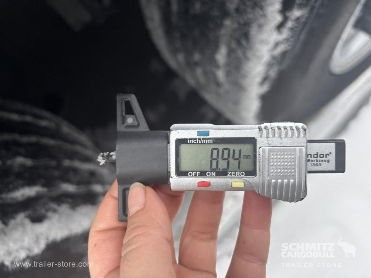 SCHMITZ Curtainsider Standard - Curtainsider semi-trailer: picture 3 SCHMITZ Curtainsider Standard - Curtainsider semi-trailer: picture 3