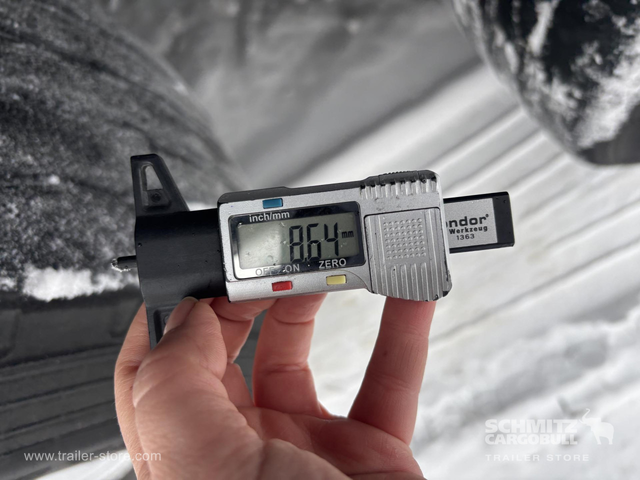 SCHMITZ Curtainsider Standard - Curtainsider semi-trailer: picture 3 SCHMITZ Curtainsider Standard - Curtainsider semi-trailer: picture 3