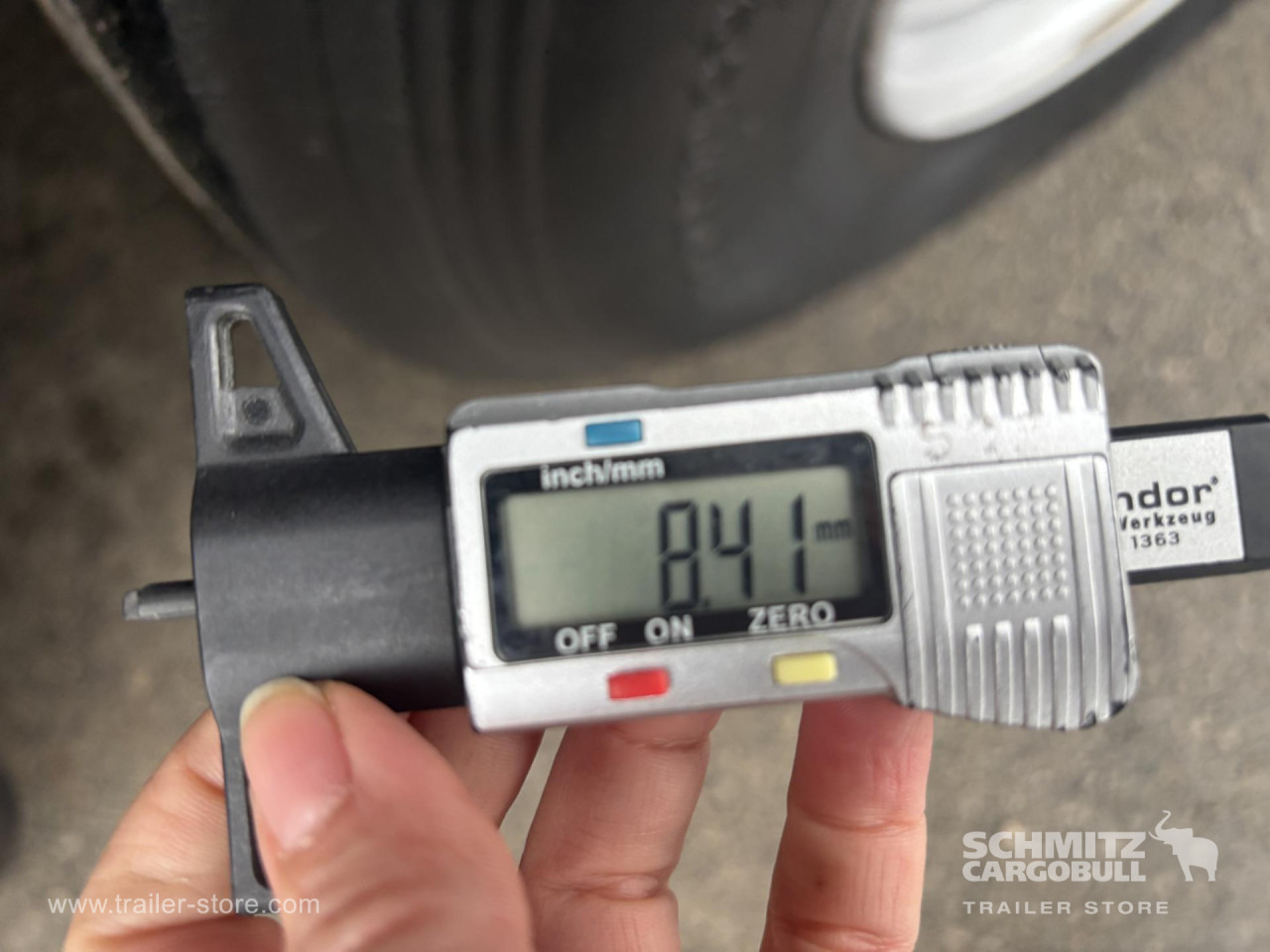 SCHMITZ Curtainsider Standard - Curtainsider semi-trailer: picture 3 SCHMITZ Curtainsider Standard - Curtainsider semi-trailer: picture 3