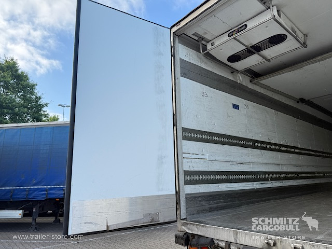 SCHMITZ Oplegger Vries Multitemp Taillift - Isothermal semi-trailer: picture 2 SCHMITZ Oplegger Vries Multitemp Taillift - Isothermal semi-trailer: picture 2