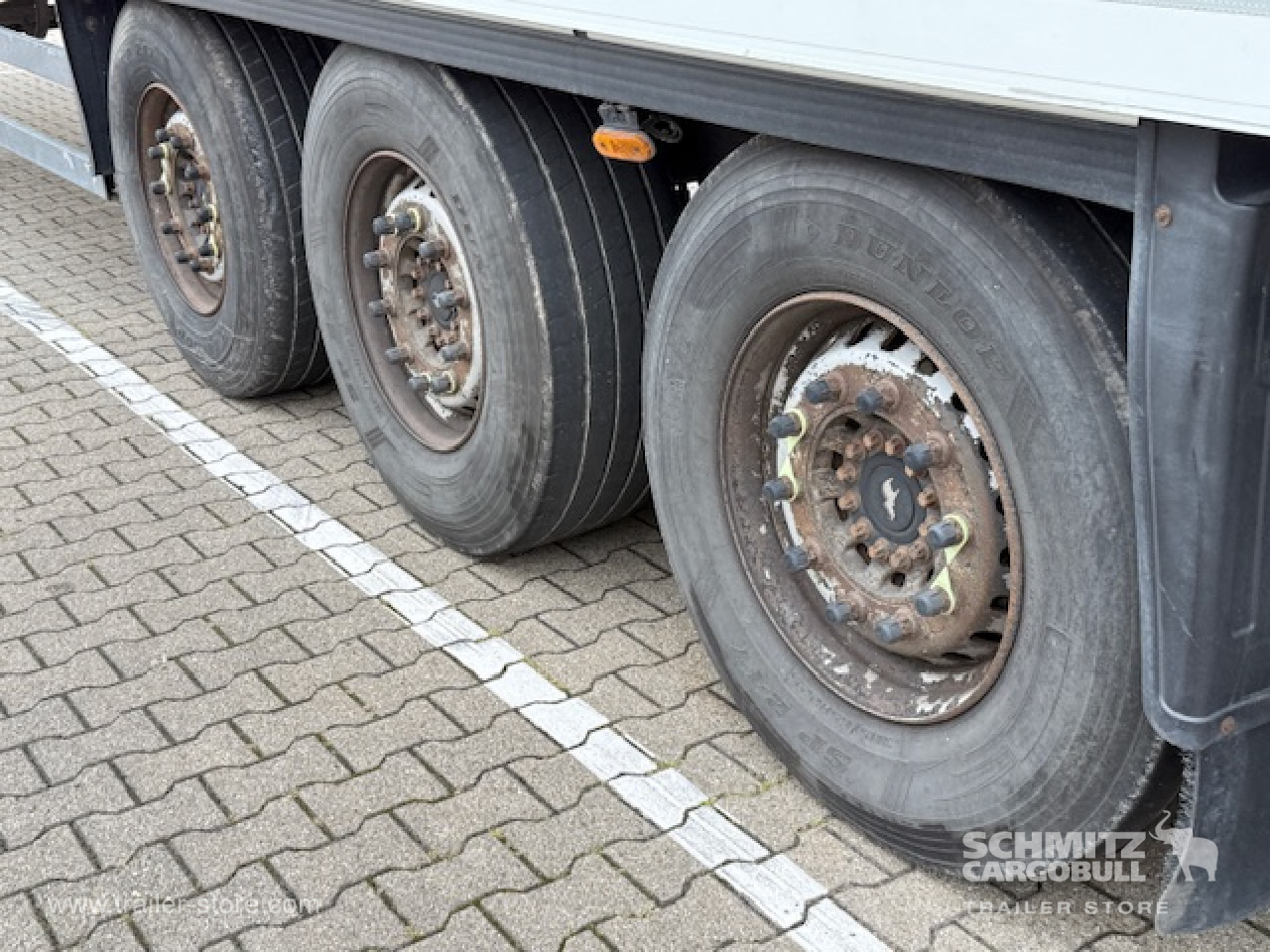 SCHMITZ Oplegger Vries Standard Taillift - Isothermal semi-trailer: picture 5 SCHMITZ Oplegger Vries Standard Taillift - Isothermal semi-trailer: picture 5