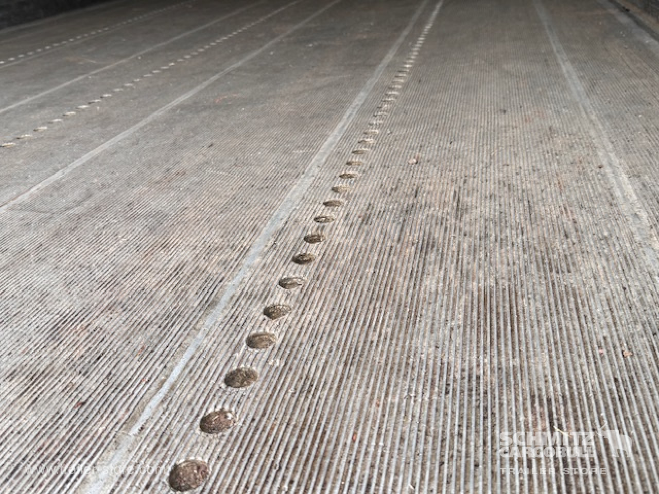 SCHMITZ Oplegger Vries Standard Taillift - Isothermal semi-trailer: picture 3 SCHMITZ Oplegger Vries Standard Taillift - Isothermal semi-trailer: picture 3