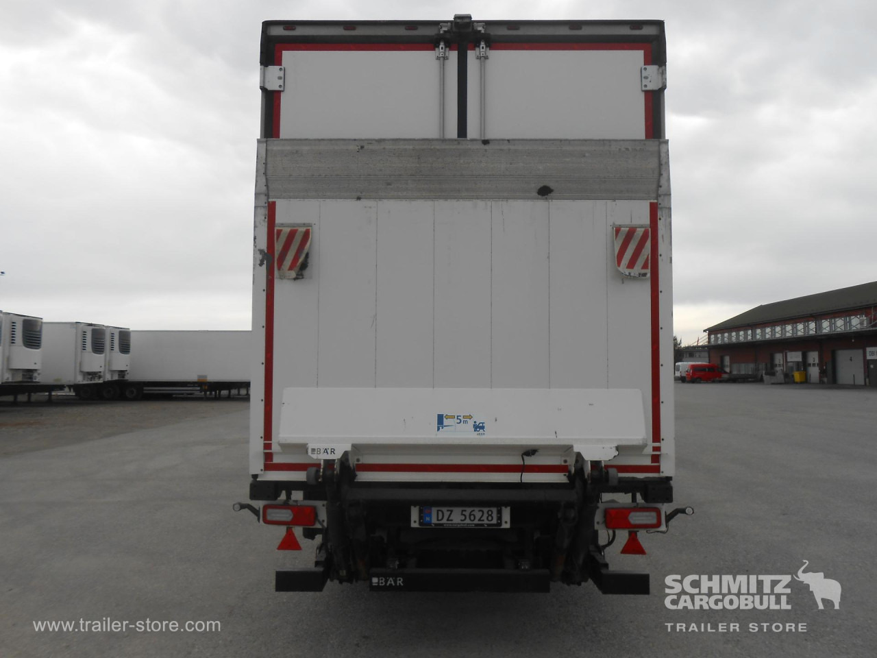 Isothermal semi-trailer SCHMITZ Reefer Multitemp Taillift: picture 9