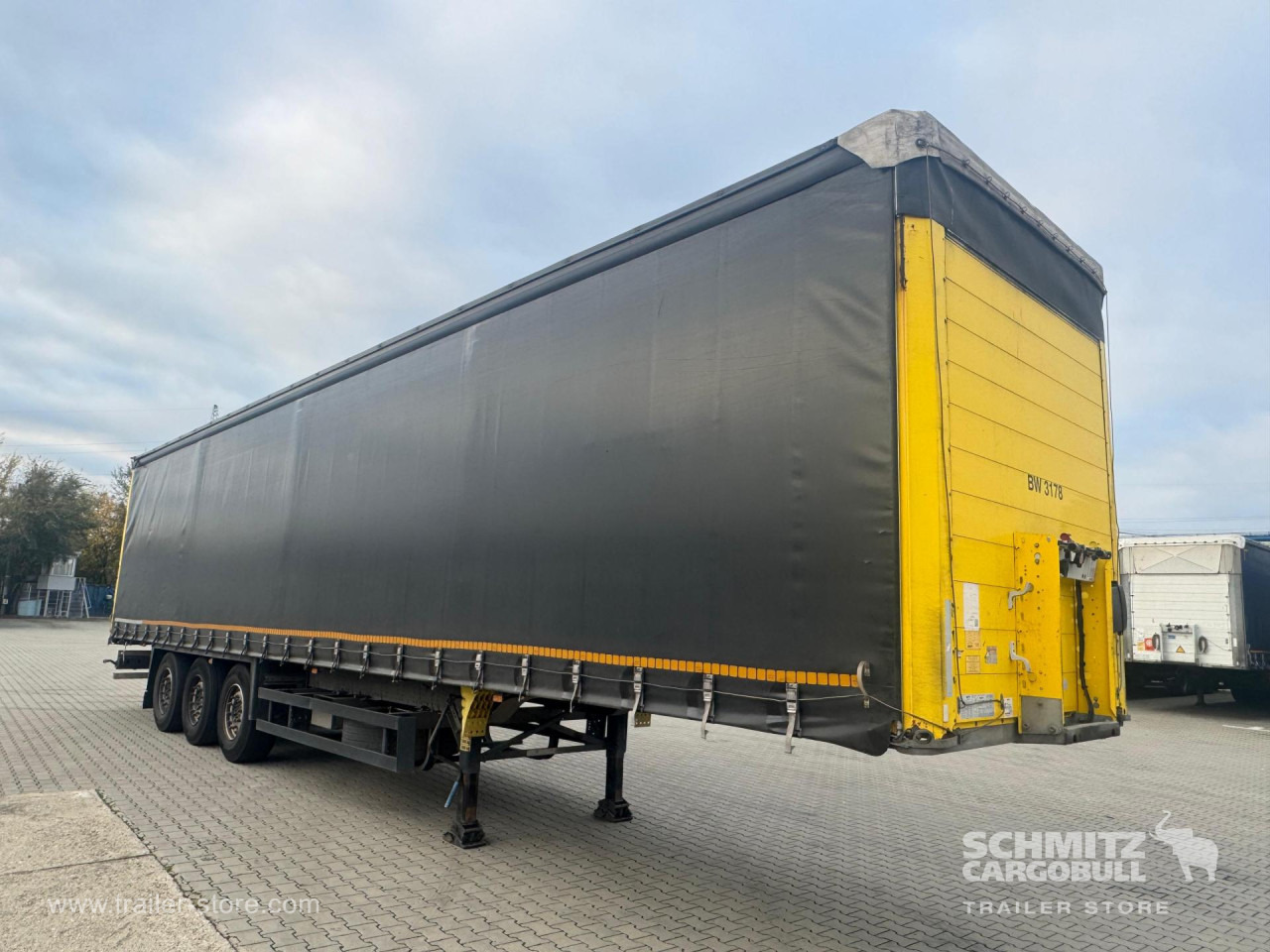 SCHMITZ Curtainsider Standard - Curtainsider semi-trailer: picture 1 SCHMITZ Curtainsider Standard - Curtainsider semi-trailer: picture 1