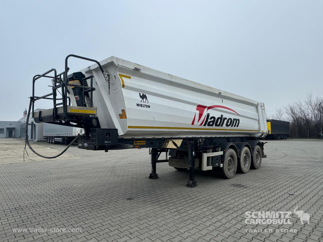 WIELTON Tipper Alu-square sided body 28m³ - Tipper semi-trailer: picture 2 WIELTON Tipper Alu-square sided body 28m³ - Tipper semi-trailer: picture 2
