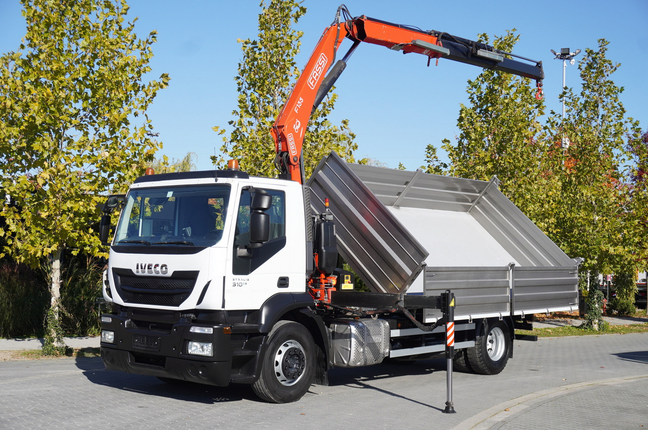 IVECO Stralis 310 E6 / NEW 3-sided tipper / Fassi F135 crane with remote control - Mobile crane: picture 2 IVECO Stralis 310 E6 / NEW 3-sided tipper / Fassi F135 crane with remote control - Mobile crane: picture 2