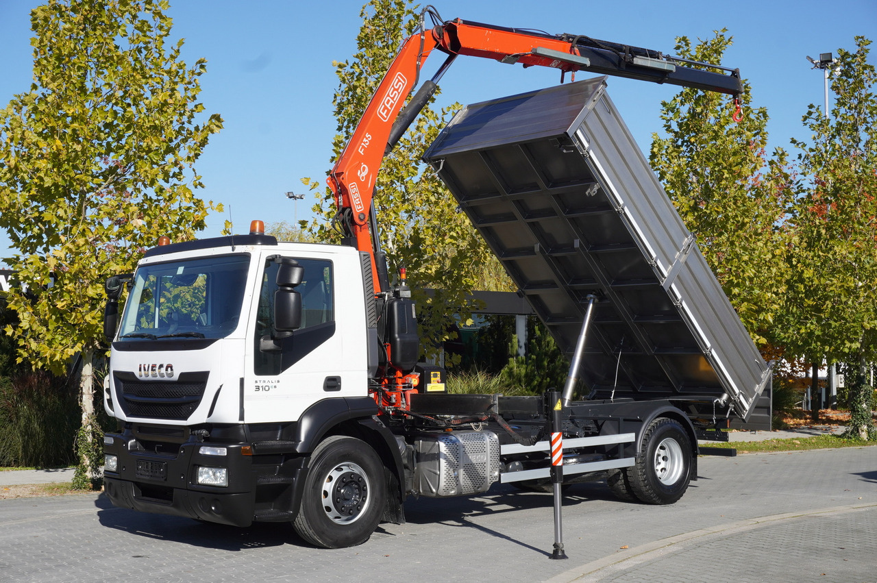 IVECO Stralis 310 E6 / NEW 3-sided tipper / Fassi F135 crane with remote control - Mobile crane: picture 1 IVECO Stralis 310 E6 / NEW 3-sided tipper / Fassi F135 crane with remote control - Mobile crane: picture 1