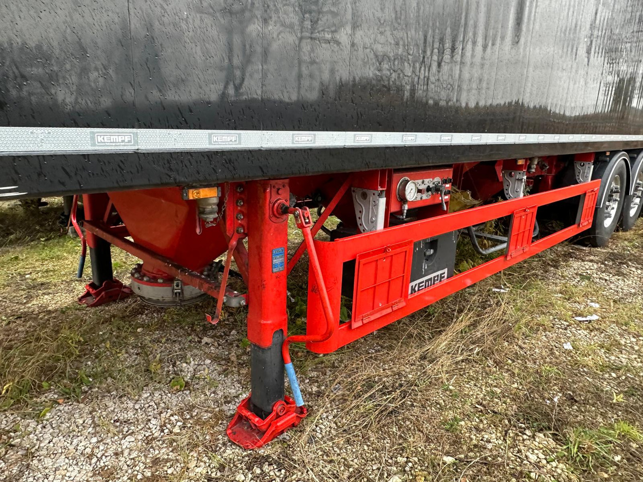 Tipper semi-trailer KEMPF SKM AK unloader 4 chambers with lower chute / capacity 65 m3 / 12 pieces: picture 11