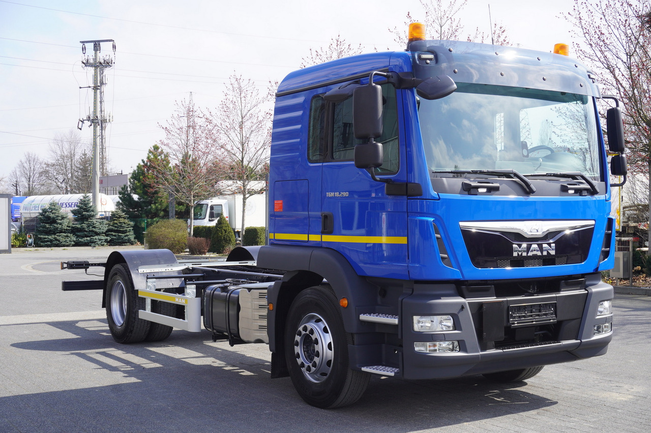 MAN TGM 18.290 E6 / Full ADR / sleeper cabin / chassis - Cab chassis truck: picture 1 MAN TGM 18.290 E6 / Full ADR / sleeper cabin / chassis - Cab chassis truck: picture 1
