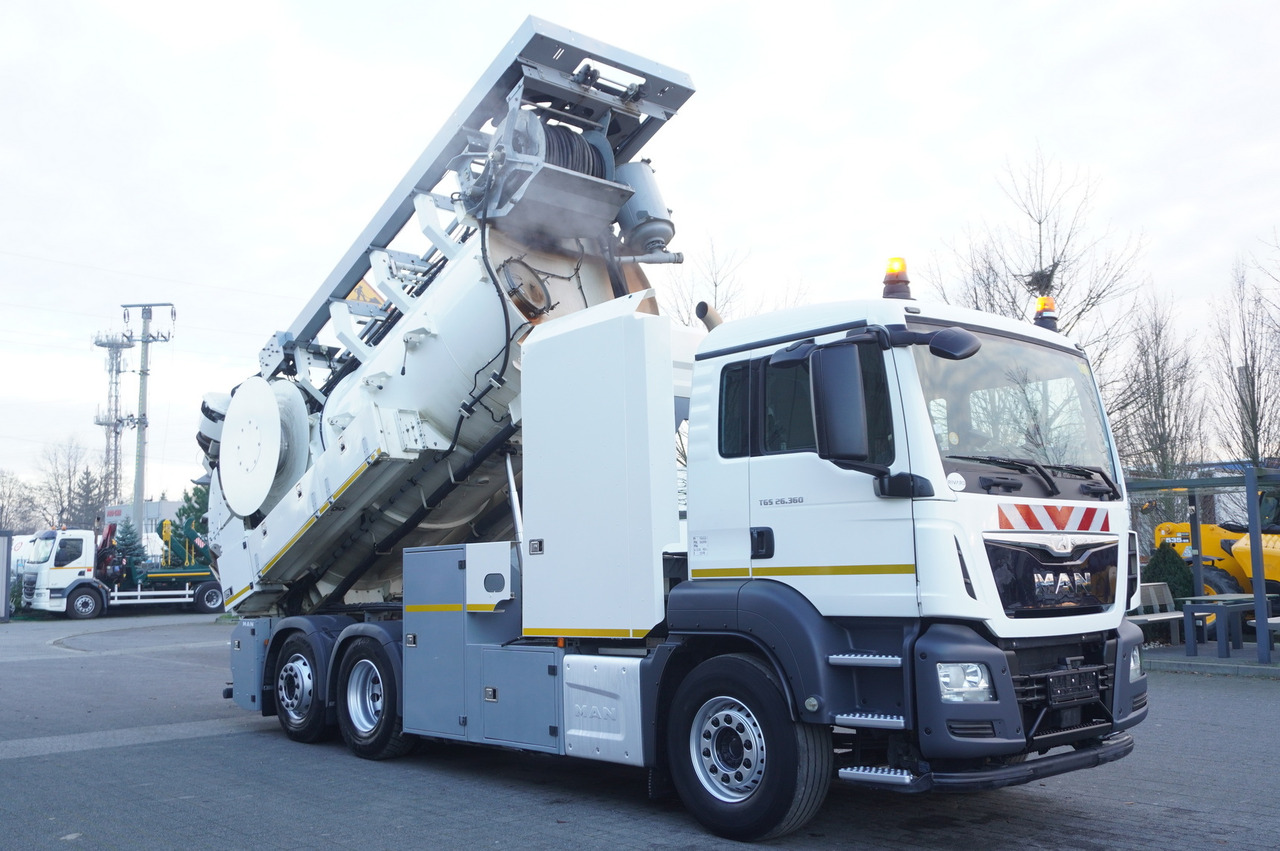 MAN TGM 26.340 E6 / RIVARD sewage cleaner 11.8 m3 / 120 tho. km / steered axle - Vacuum truck: picture 3 MAN TGM 26.340 E6 / RIVARD sewage cleaner 11.8 m3 / 120 tho. km / steered axle - Vacuum truck: picture 3