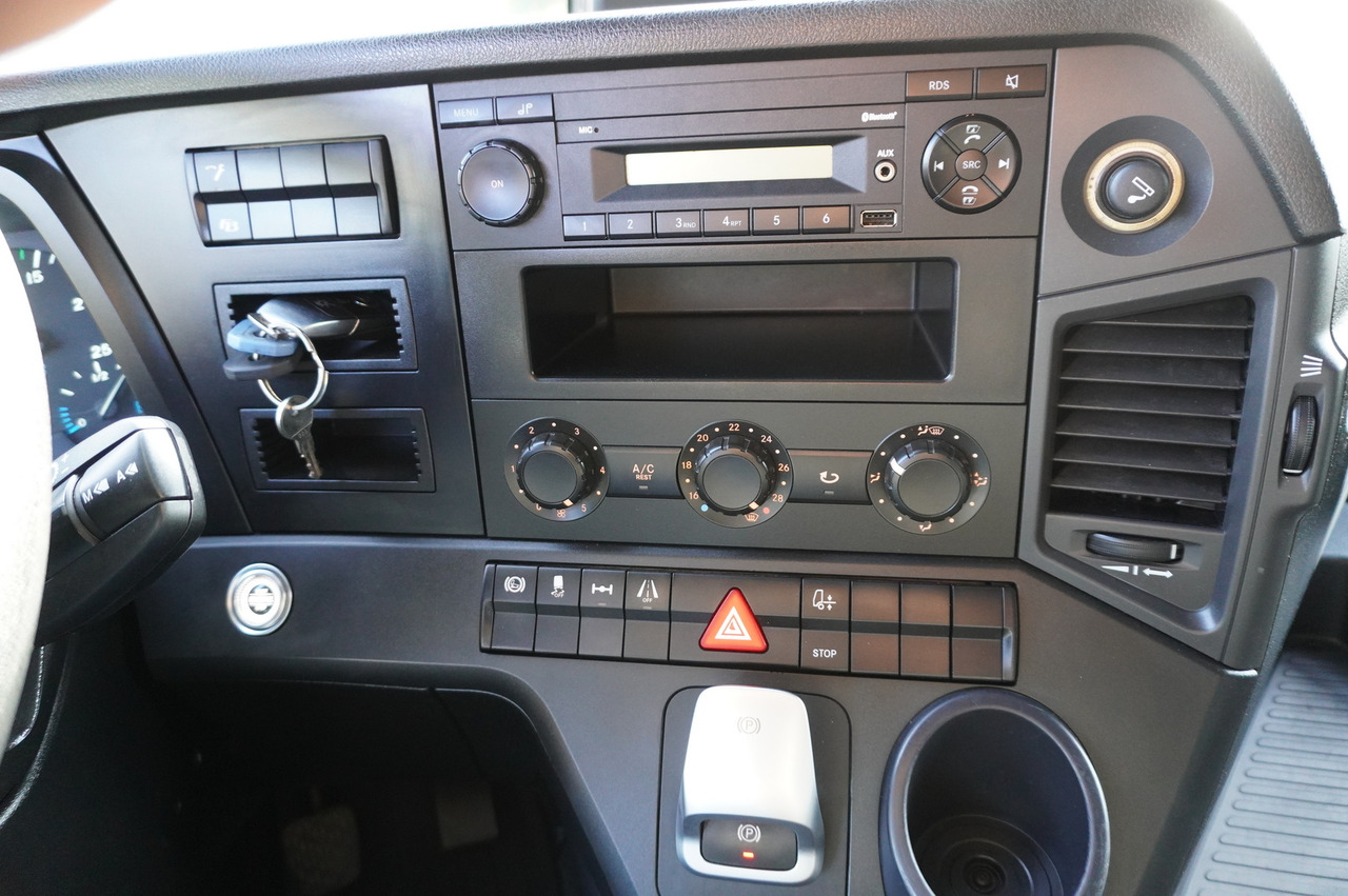 Tank truck MERCEDES-BENZ Actros 1833 / 260 tho. km / NEW septic tank 11000 l: picture 26 Tank truck MERCEDES-BENZ Actros 1833 / 260 tho. km / NEW septic tank 11000 l: picture 26