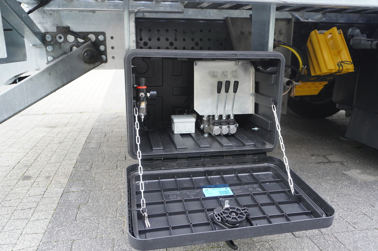Tow truck MERCEDES-BENZ Actros 1840 / NEW galvanized Tow truck 9.2 m / Sleeper cab: picture 23