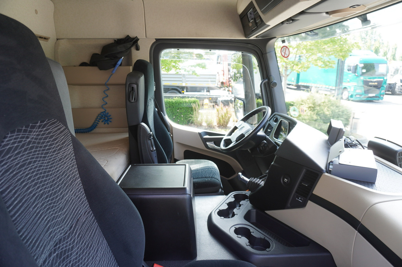 Leasing of MERCEDES-BENZ Actros 1840 / New 3-side tipper 10 EPAL / Diff. lock / Load cap 10 t MERCEDES-BENZ Actros 1840 / New 3-side tipper 10 EPAL / Diff. lock / Load cap 10 t: picture 28 Leasing of MERCEDES-BENZ Actros 1840 / New 3-side tipper 10 EPAL / Diff. lock / Load cap 10 t MERCEDES-BENZ Actros 1840 / New 3-side tipper 10 EPAL / Diff. lock / Load cap 10 t: picture 28