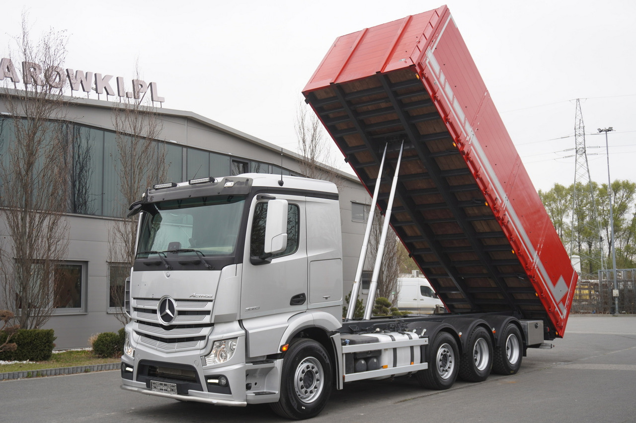 MERCEDES-BENZ Actros 3563 8x4 / Tipper for grain 20 t load capacity - Dropside/ Flatbed truck: picture 1 MERCEDES-BENZ Actros 3563 8x4 / Tipper for grain 20 t load capacity - Dropside/ Flatbed truck: picture 1