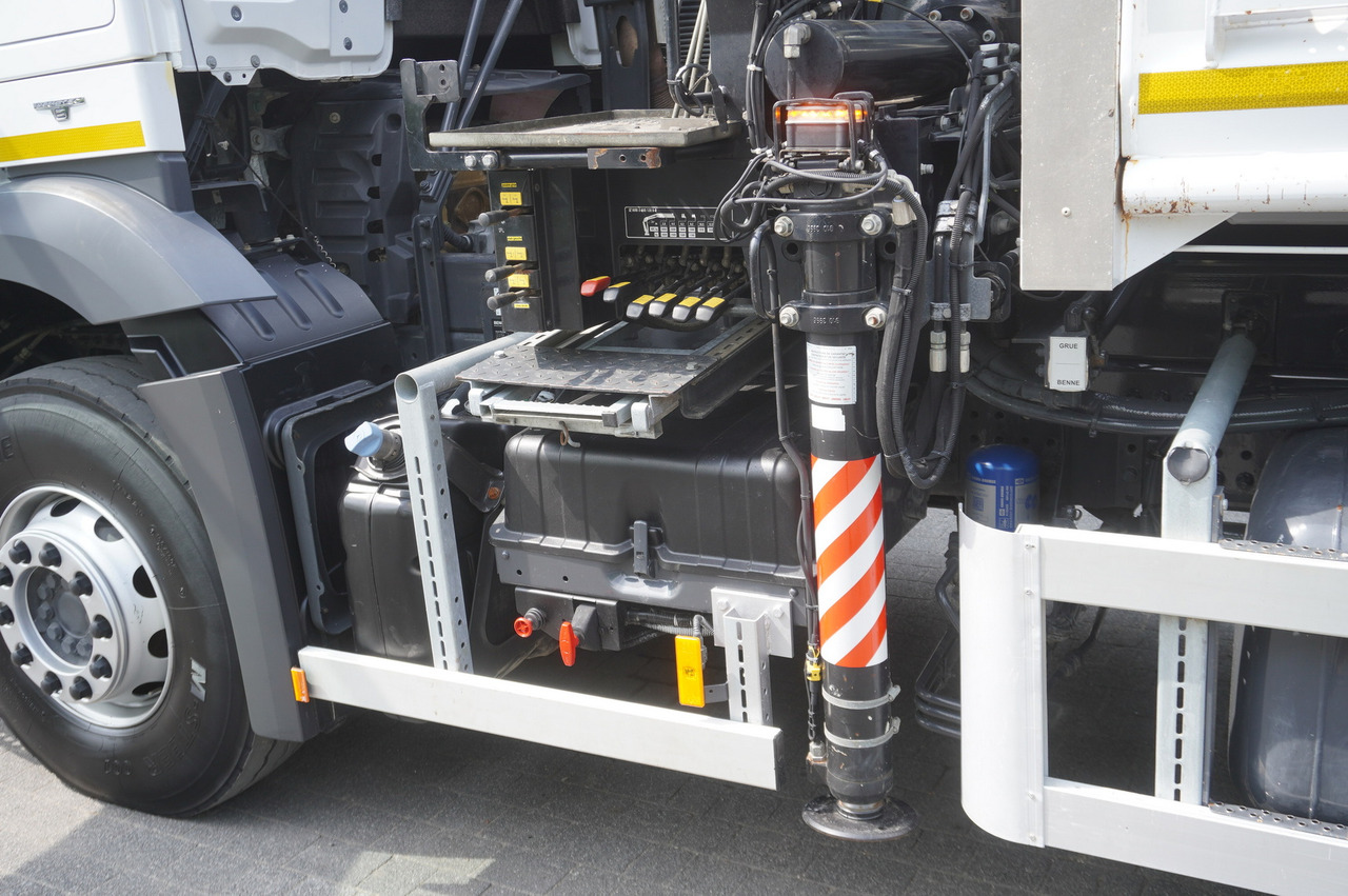 Crane truck, Crane truck MERCEDES-BENZ Arocs 1833 / 87,000 km!!! / Hds HIAB X-DUO 128 B-2 / three-sided tipper: picture 13