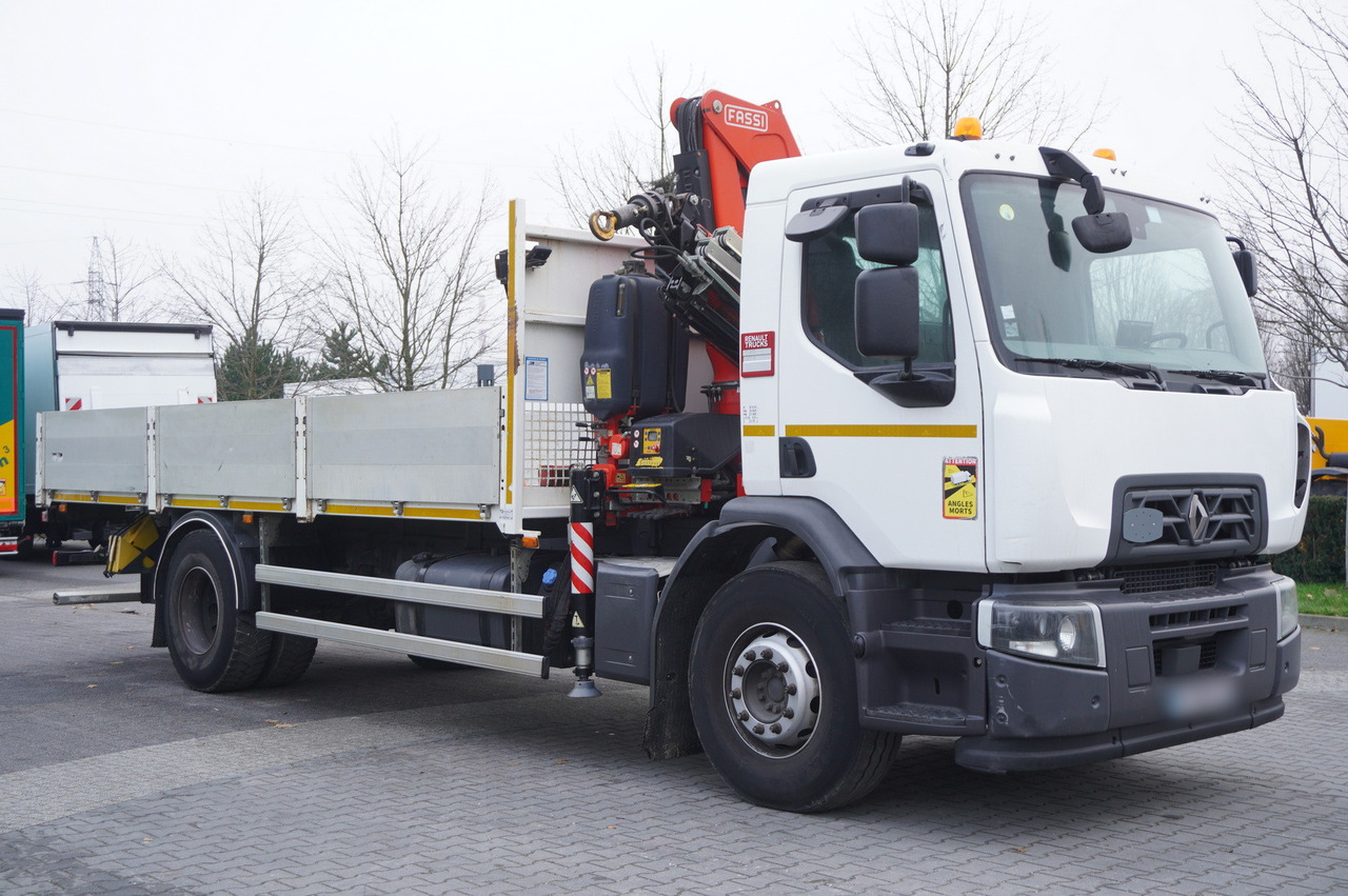 RENAULT C280 DTI 8 / FASSI crane 5.6 T / 560 MTH / range 8 m / Flatbed 15 EPAL - Dropside/ Flatbed truck, Crane truck: picture 2 RENAULT C280 DTI 8 / FASSI crane 5.6 T / 560 MTH / range 8 m / Flatbed 15 EPAL - Dropside/ Flatbed truck, Crane truck: picture 2