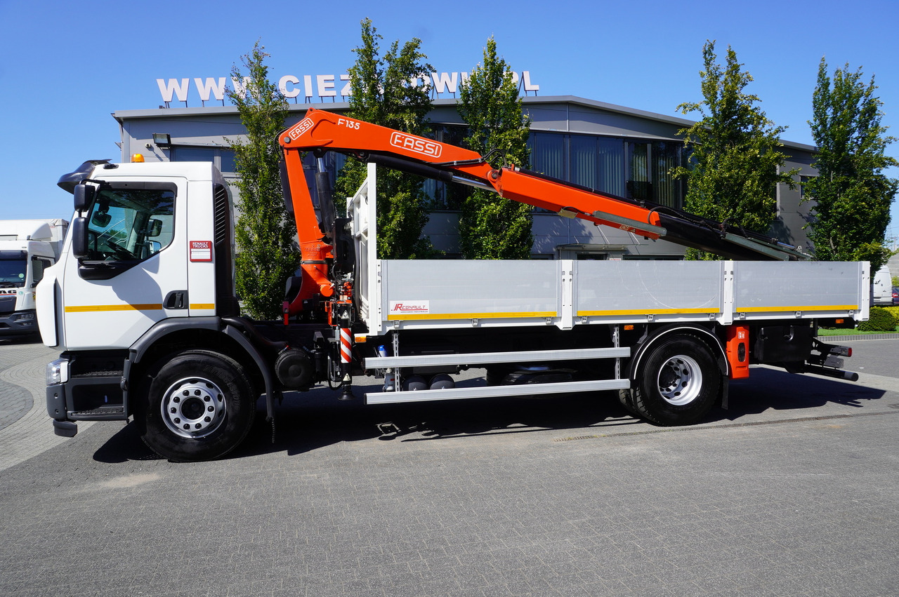 RENAULT C280 DTI 8 / FASSI crane 5.6 T / range 8 m / Flatbed 15 EPAL - Dropside/ Flatbed truck, Crane truck: picture 4 RENAULT C280 DTI 8 / FASSI crane 5.6 T / range 8 m / Flatbed 15 EPAL - Dropside/ Flatbed truck, Crane truck: picture 4