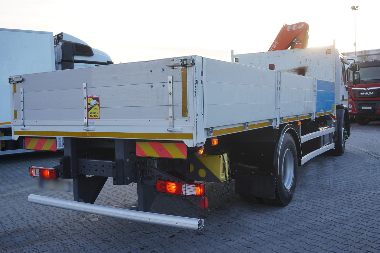 RENAULT C280 DTI 8 / FASSI crane 5.6 T / range 8 m / Flatbed 15 EPAL - Dropside/ Flatbed truck, Crane truck: picture 3 RENAULT C280 DTI 8 / FASSI crane 5.6 T / range 8 m / Flatbed 15 EPAL - Dropside/ Flatbed truck, Crane truck: picture 3