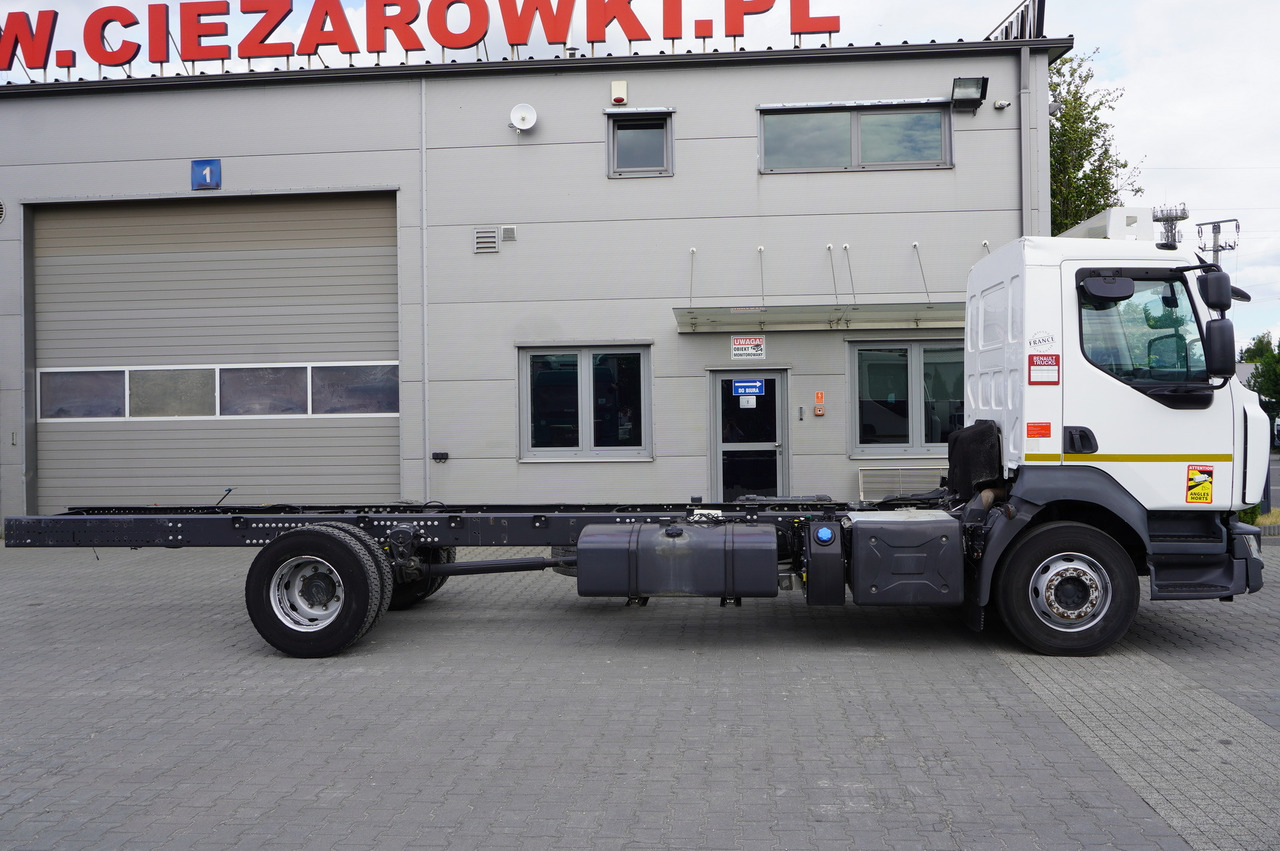 RENAULT D16 / Chassis 7.1 m / Differential lock - Cab chassis truck: picture 2 RENAULT D16 / Chassis 7.1 m / Differential lock - Cab chassis truck: picture 2