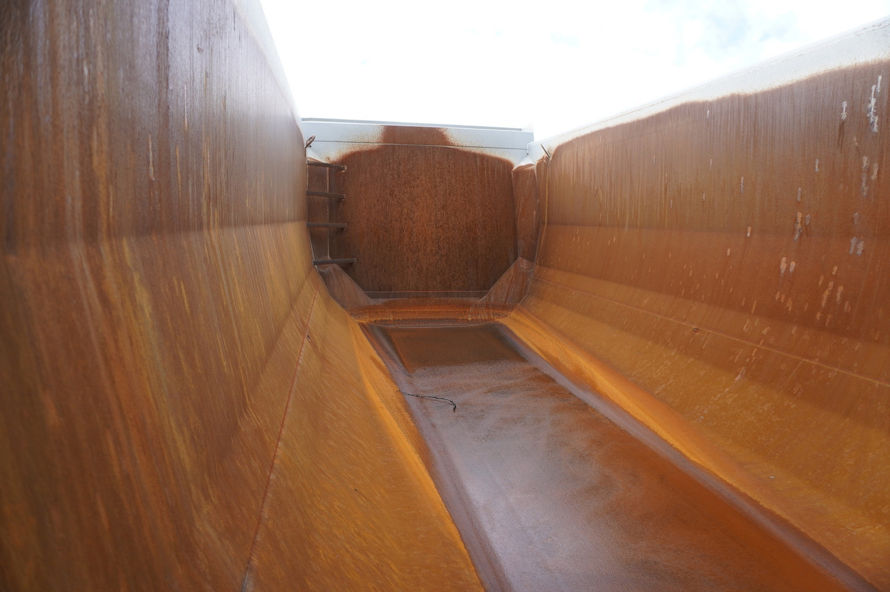 Leasing of TATRA Phoenix 8x8 Twin-Steer Quad/A dump truck / 30 tho. km TATRA Phoenix 8x8 Twin-Steer Quad/A dump truck / 30 tho. km: picture 19 Leasing of TATRA Phoenix 8x8 Twin-Steer Quad/A dump truck / 30 tho. km TATRA Phoenix 8x8 Twin-Steer Quad/A dump truck / 30 tho. km: picture 19