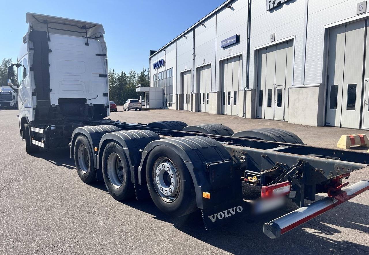 VOLVO FH 650 8x4 / Truck chassis / Sleeper cab - Crane truck: picture 4 VOLVO FH 650 8x4 / Truck chassis / Sleeper cab - Crane truck: picture 4