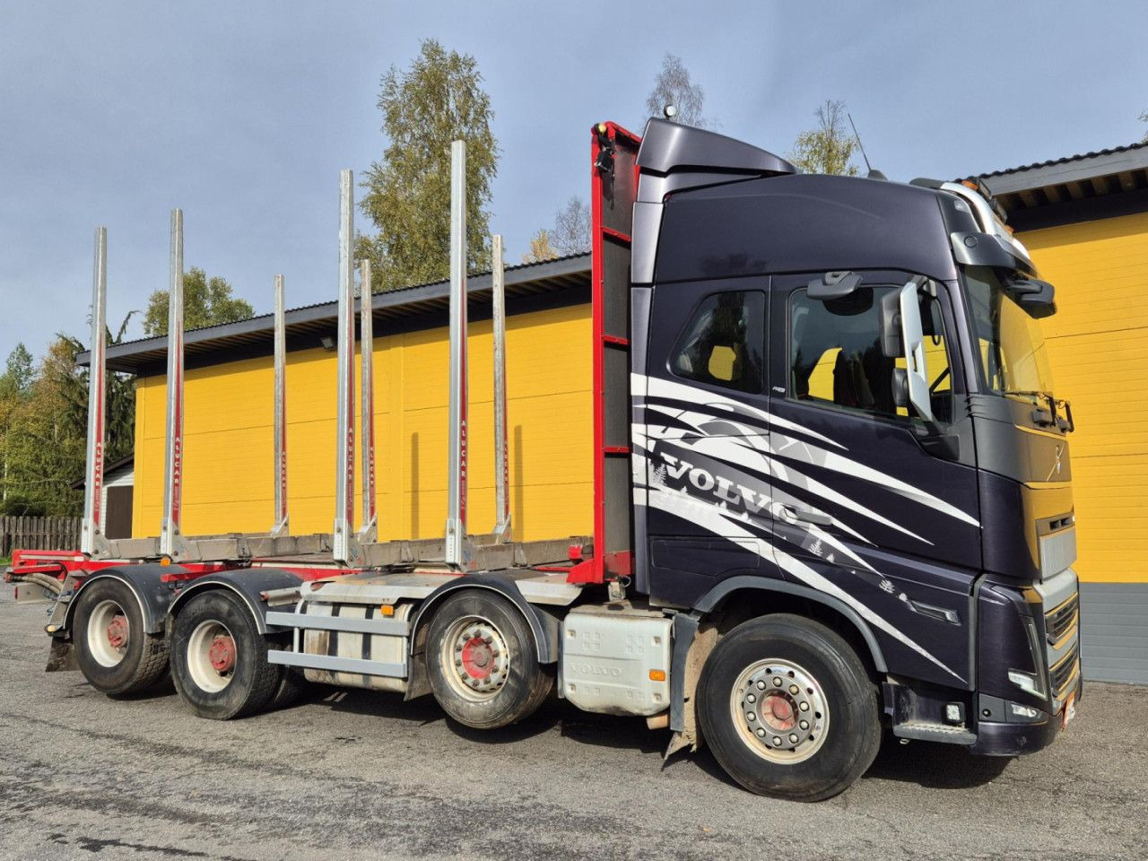 VOLVO FH 750 8x4 / 2 lifted axles / timber truck - Cab chassis truck: picture 3 VOLVO FH 750 8x4 / 2 lifted axles / timber truck - Cab chassis truck: picture 3