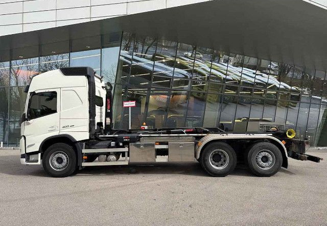 VOLVO FM 460 6X2*4 / HIAB ULT21S61 hooklift / 50 tho. km! / 2022 - Hook lift truck: picture 3 VOLVO FM 460 6X2*4 / HIAB ULT21S61 hooklift / 50 tho. km! / 2022 - Hook lift truck: picture 3