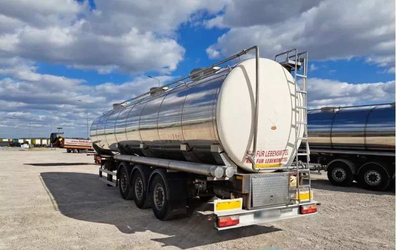 WIELTON NS3D 36 t food cistern / 3 chambers - Tank semi-trailer: picture 4 WIELTON NS3D 36 t food cistern / 3 chambers - Tank semi-trailer: picture 4