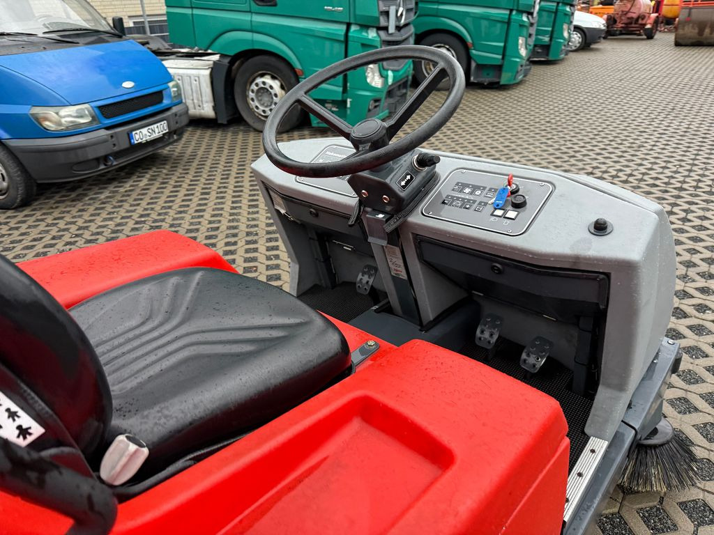 Hakomatic B1100 Kehr- Nass- Scheuersaugmaschine - Industrial sweeper: picture 5 Hakomatic B1100 Kehr- Nass- Scheuersaugmaschine - Industrial sweeper: picture 5