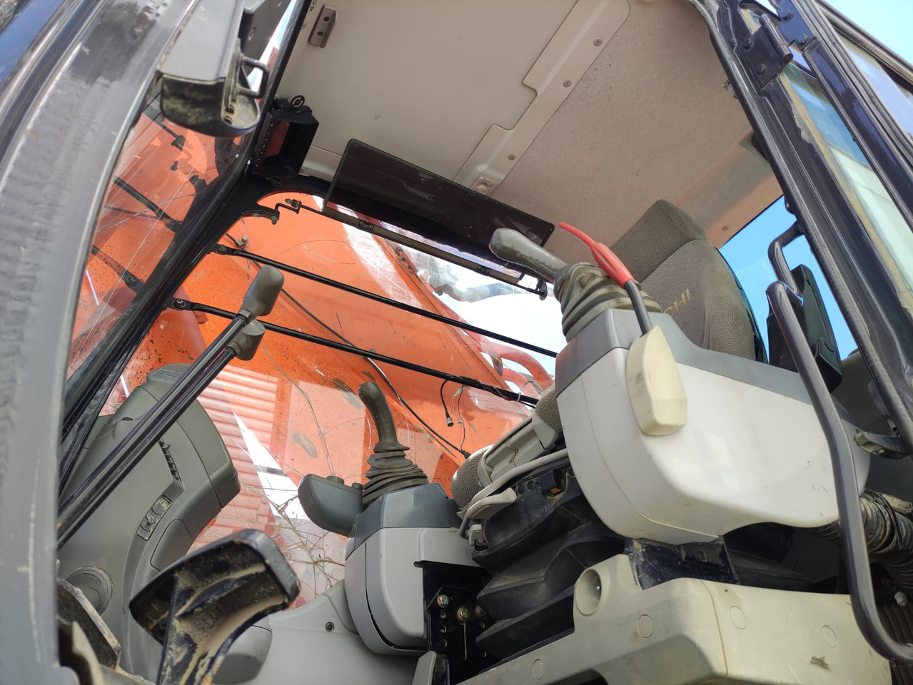 HITACHI ZX520LCH-5B - Excavator: picture 5 HITACHI ZX520LCH-5B - Excavator: picture 5