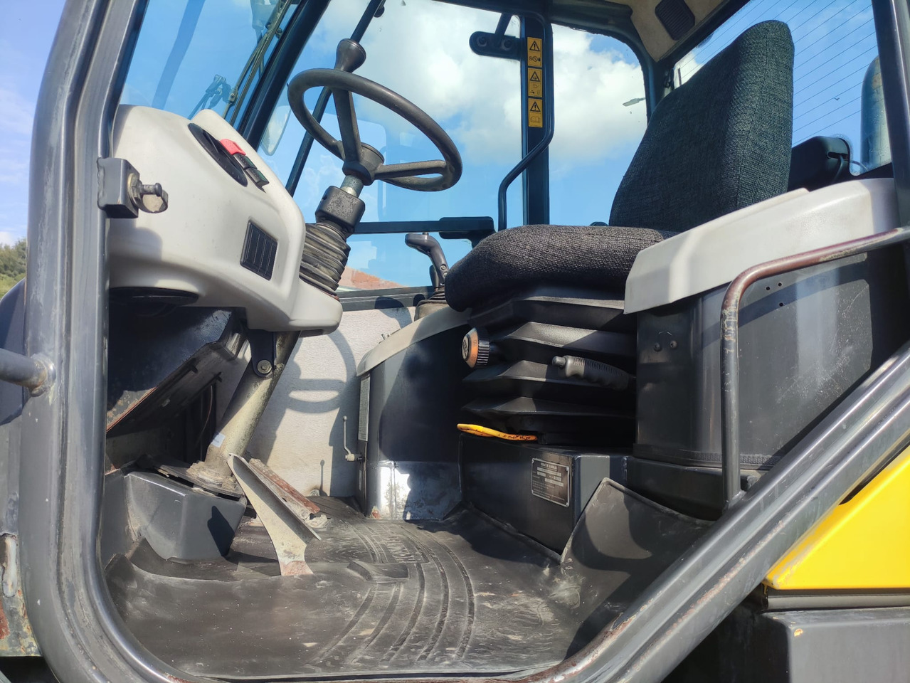 KOMATSU WA80-5 - Wheel loader: picture 5 KOMATSU WA80-5 - Wheel loader: picture 5