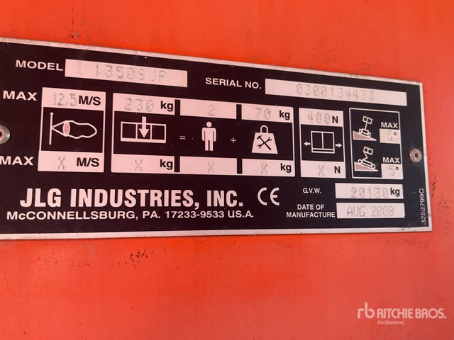 2007 JLG 1350SJP 4WD Telescopic Boom Lift - Telescopic boom: picture 4 2007 JLG 1350SJP 4WD Telescopic Boom Lift - Telescopic boom: picture 4